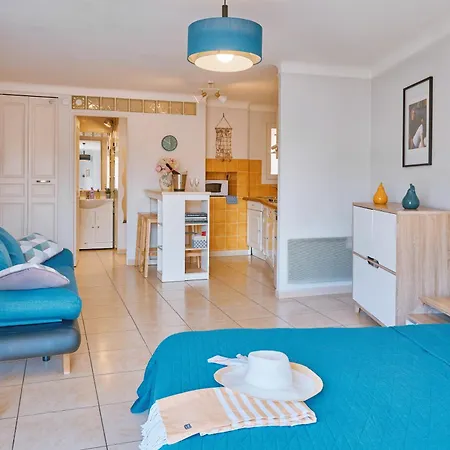 Grand Centre Apartment